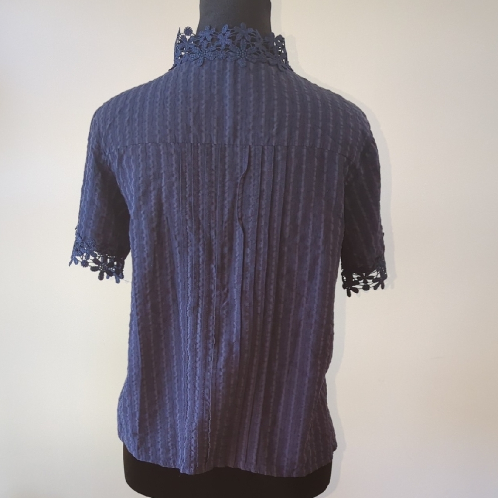 Navy Blue Short Sleeve Button Blouse with Embroidery Detail Size Small - Picture 7 of 7